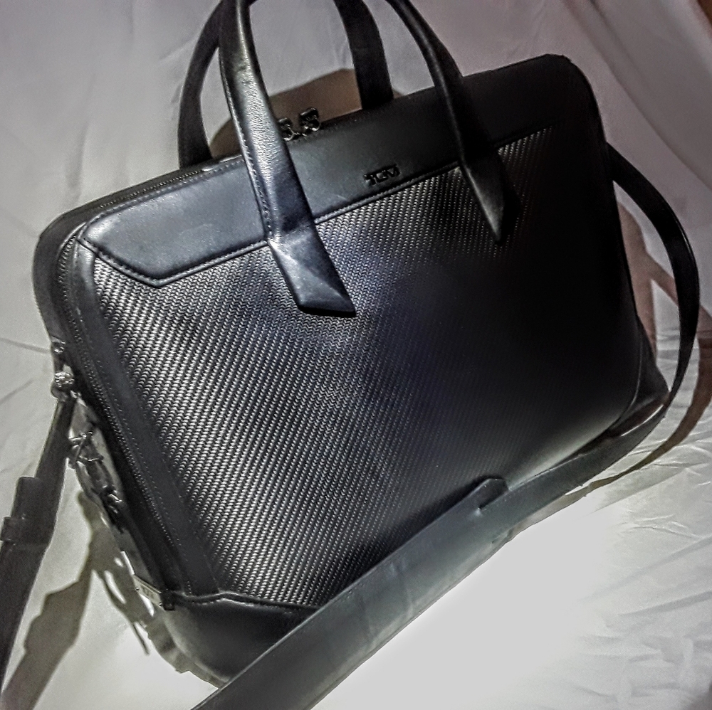 Tumi CFX briefcase Carbon Fiber